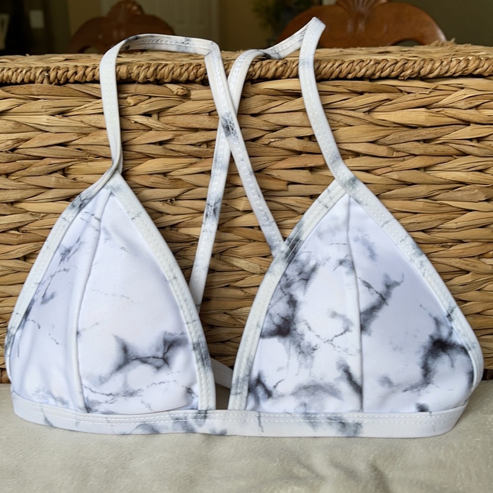Triangle Black and White Tie Dye Bathing suit Top Size Medium